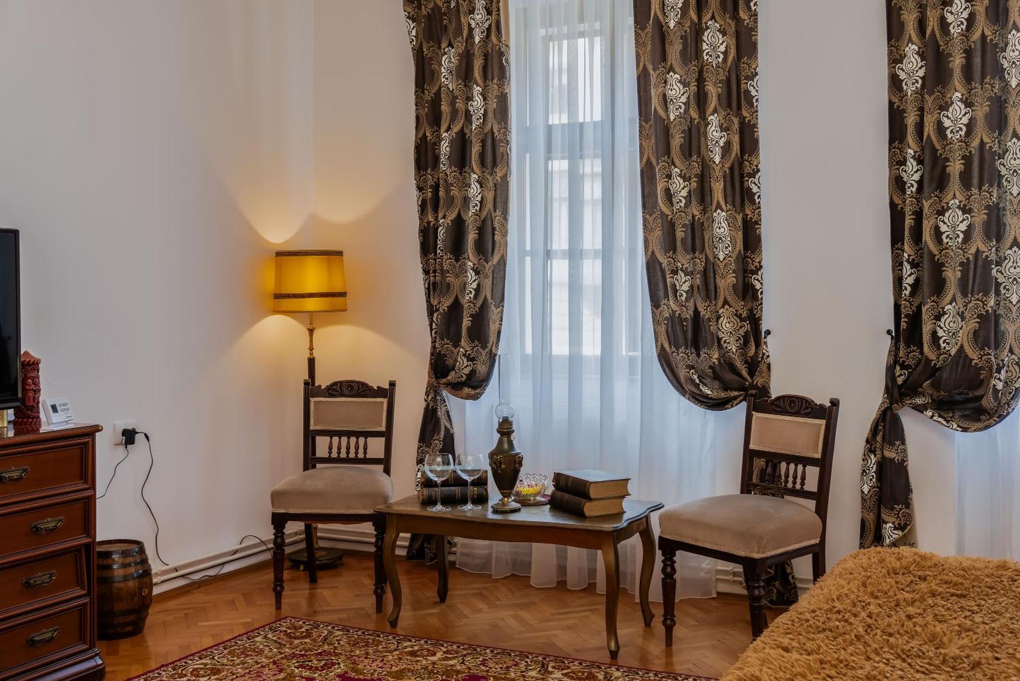 The Medieval Refuge Apartment *
